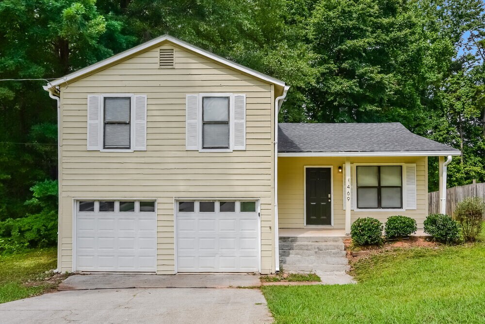 469 Sherwood Greens in Stone Mountain, GA - Building Photo