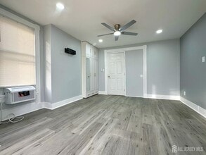 209 New St in New Brunswick, NJ - Building Photo - Building Photo