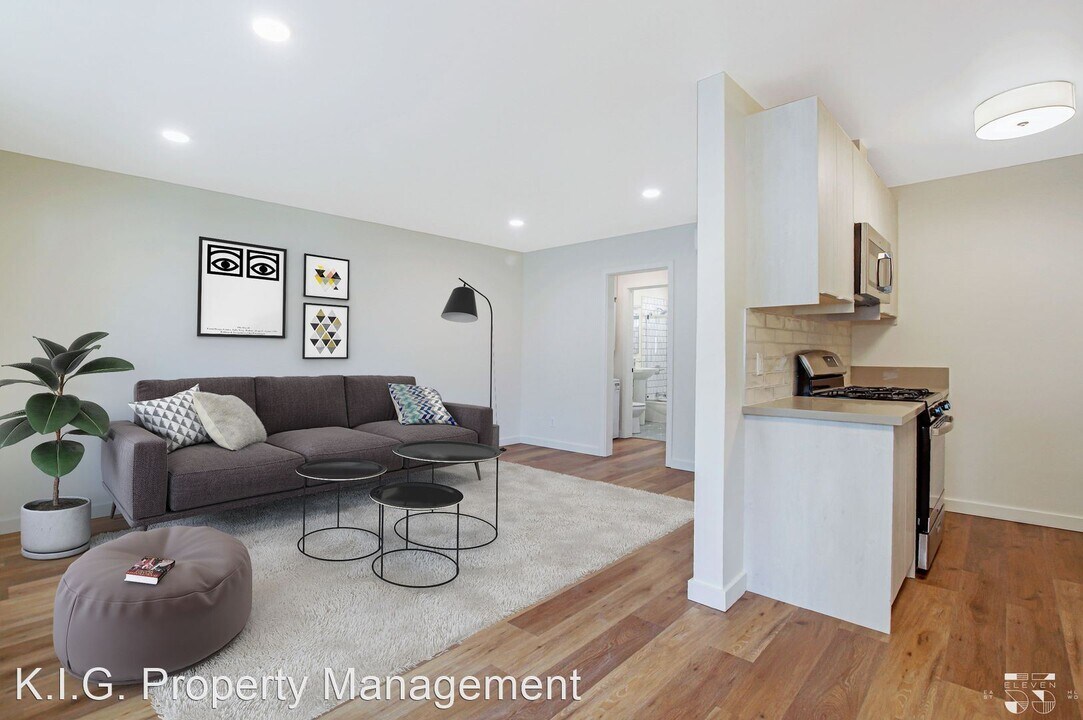 1155 N Madison Ave in Los Angeles, CA - Foto de edificio