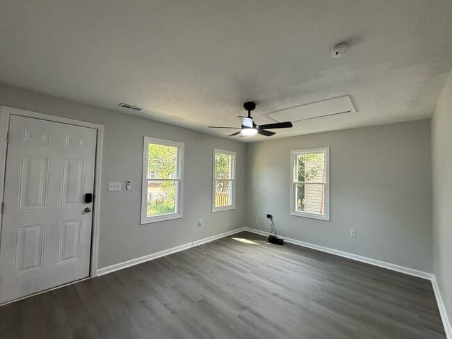 209 Gertrude St in Fayetteville, NC - Foto de edificio - Building Photo