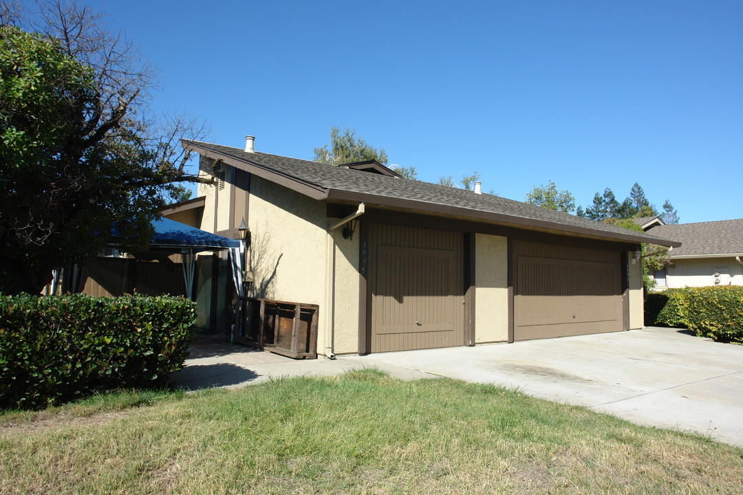 4995 Speak Ln in San Jose, CA - Building Photo