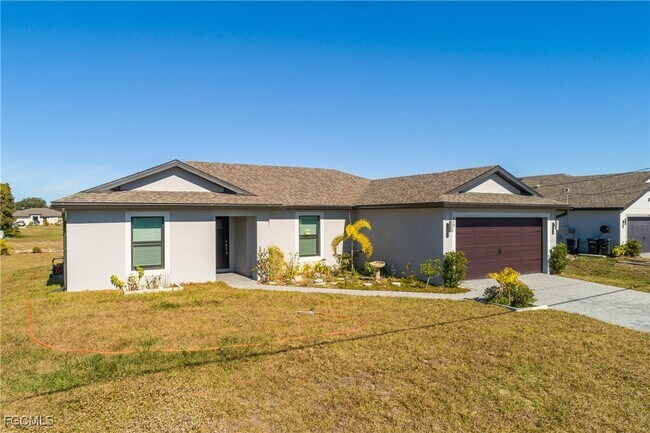 839 Yellowbird Dr in Ft. Myers, FL - Building Photo - Building Photo