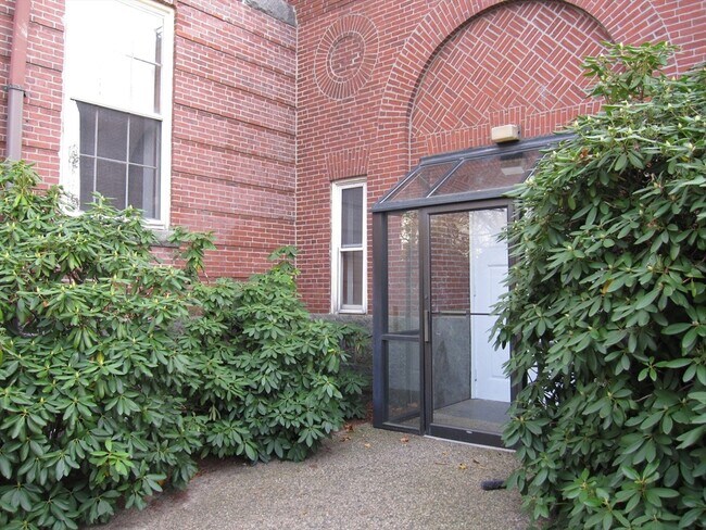 147 Rawson Rd in Quincy, MA - Building Photo - Building Photo