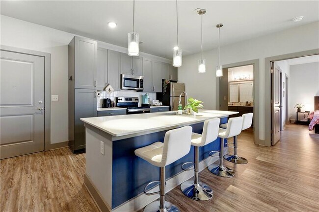 property at 1989 Cheshire Bridge Rd NE