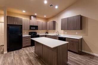 5803 Joynak St S in Salem, OR - Building Photo - Building Photo