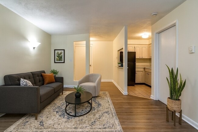 property at 915 Edgell Rd