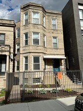 819 N Rockwell St, Unit 1 in Chicago, IL - Building Photo - Building Photo