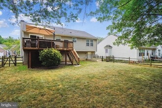 813 Geronimo Dr in Frederick, MD - Foto de edificio - Building Photo