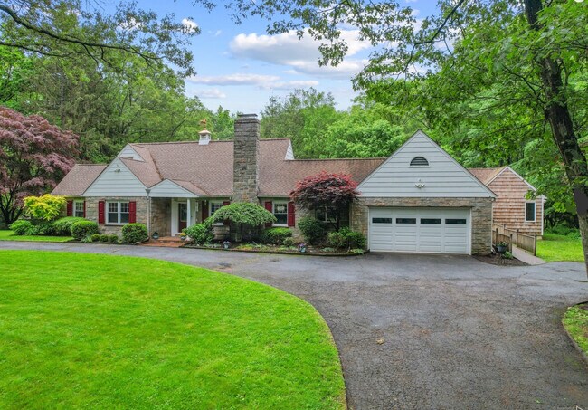 190 E Rocks Rd in Norwalk, CT - Building Photo - Building Photo