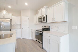 477 Herman Dr in Clarksville, TN - Building Photo - Building Photo