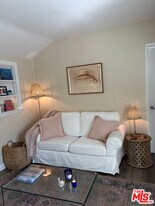 725 Lorraine Blvd in Los Angeles, CA - Building Photo