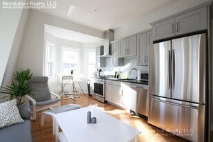 20 George St, Unit 2L in Somerville, MA - Building Photo