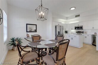 451 Bayfront Pl in Naples, FL - Building Photo - Building Photo