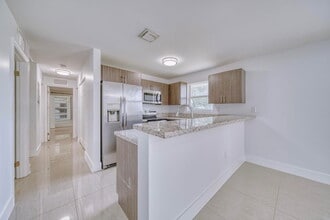 11492 SW 190th Terrace Rd in Miami, FL - Building Photo - Building Photo