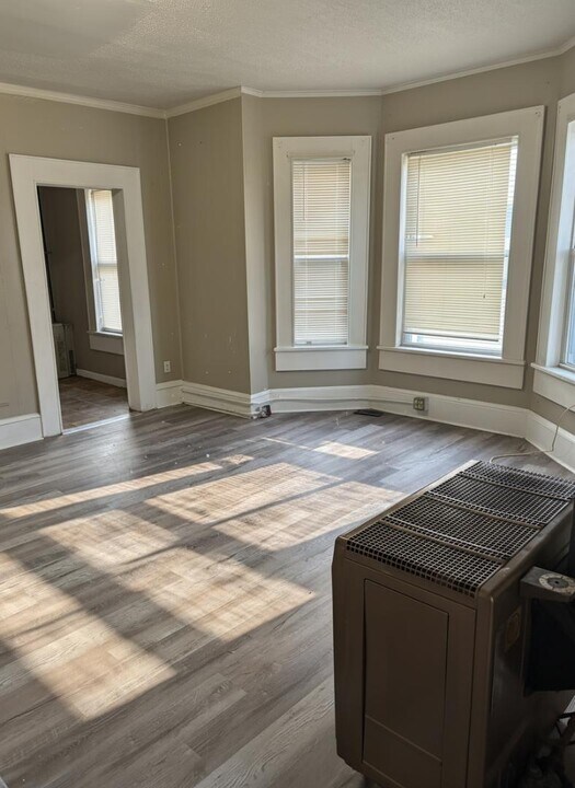 219 Spruce St in Manchester, NH - Building Photo