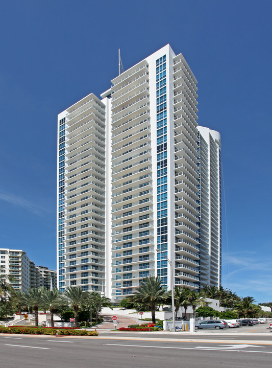 Ocean Palms in Hollywood, FL - Building Photo