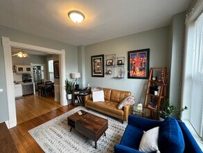 2234 W Erie St, Unit Ukrainian Village Apt in Chicago, IL - Foto de edificio - Building Photo