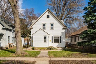 3345 S 31st Ave in Minneapolis, MN - Building Photo