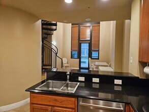 801 S Olive Ave, Unit 101 in West Palm Beach, FL - Building Photo - Building Photo
