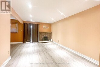 43 Greenwich Cir in Brampton, ON - Building Photo - Building Photo