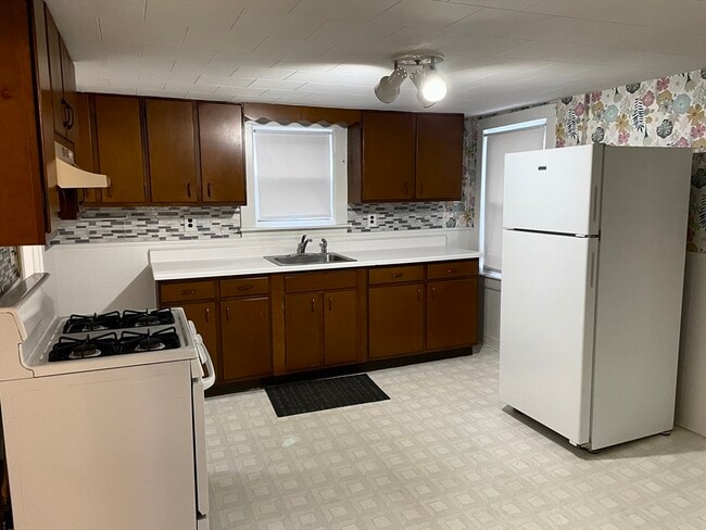 126 Lowell St in Peabody, MA - Building Photo - Building Photo