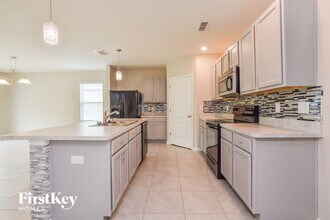 196 Sunny Day Wy in Davenport, FL - Building Photo - Building Photo