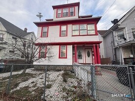 758 Wood Ave in Bridgeport, CT - Building Photo