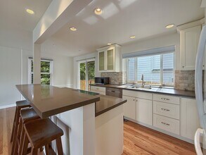 10715 Dayton Ave N in Seattle, WA - Building Photo - Building Photo