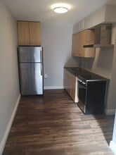 162 Young St in Hamilton, ON - Building Photo - Building Photo