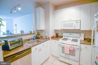 2765 Centerboro Dr-Unit -354 in Vienna, VA - Building Photo - Building Photo