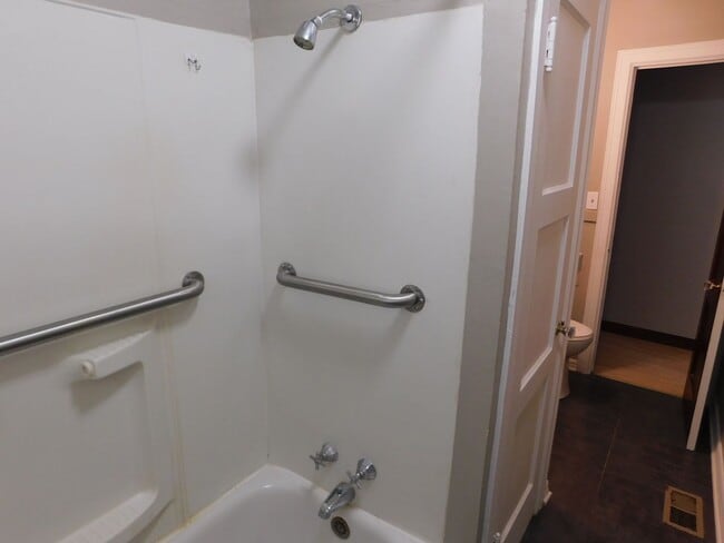 113 W Summit Ave in Augusta, KS - Building Photo - Building Photo