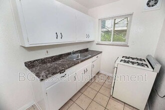 728 Darina Ave in Sacramento, CA - Foto de edificio - Building Photo