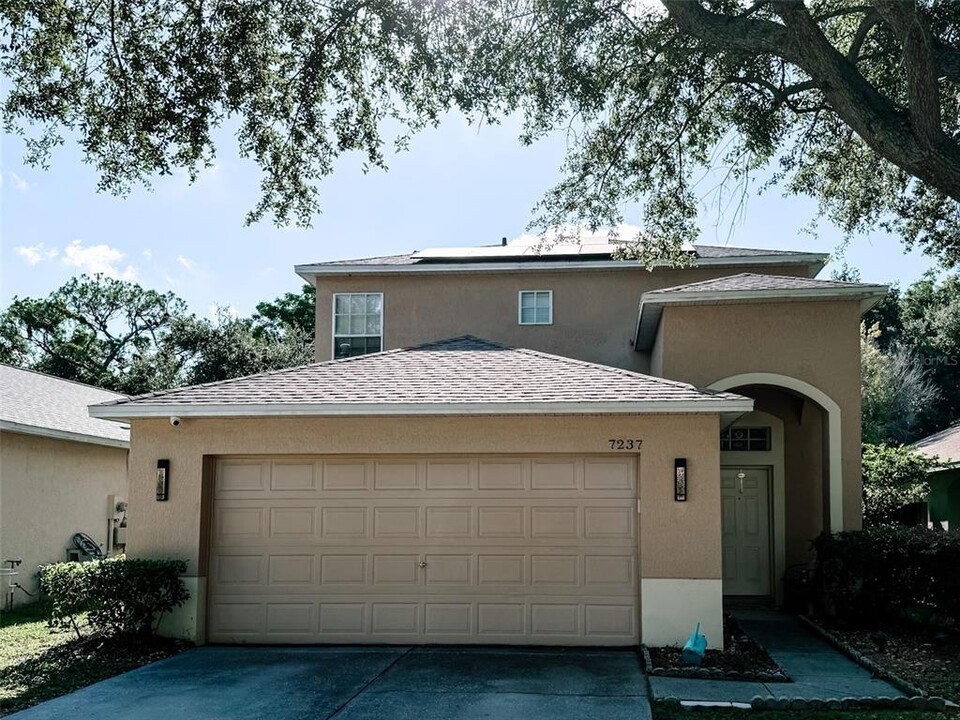 7237 Bellingham Oaks Blvd in Tampa, FL - Building Photo