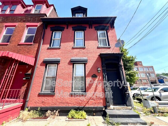 1815 Locust St in Pittsburgh, PA - Foto de edificio - Building Photo