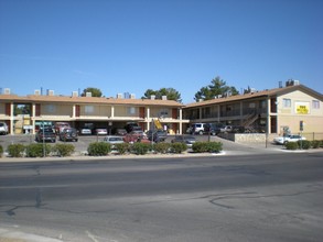 Vista Del Sol Apartments in El Paso, TX - Foto de edificio - Building Photo
