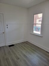 1130 Rutledge Ave, Unit 1 in Cincinnati, OH - Foto de edificio - Building Photo