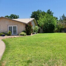 1312 NW 15th St in Andrews, TX - Foto de edificio - Building Photo