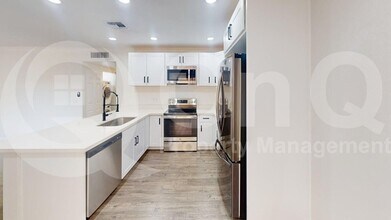 520 N Stapley Dr in Mesa, AZ - Building Photo - Building Photo