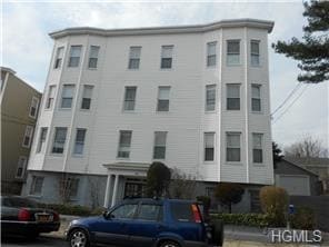 42 Spruce St in Yonkers, NY - Foto de edificio - Building Photo