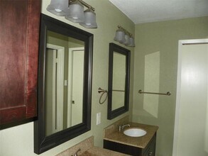 6918 Dallas Dr in Austin, TX - Building Photo - Building Photo