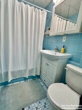 17 Linden St, Unit 2-bed 1-b in Northampton, MA - Building Photo - Building Photo