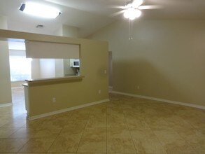 215 Lookout Dr in Apollo Beach, FL - Building Photo - Building Photo