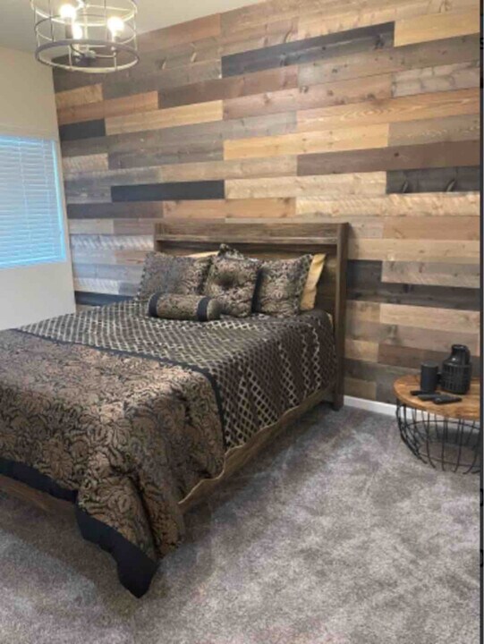 2118 Iberian Ct in Plumas Lake, CA - Building Photo