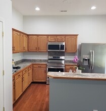 9302 Winston Hall Ct in Charlotte, NC - Foto de edificio - Building Photo