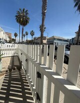 31 Rose Ave in Venice, CA - Building Photo