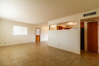 5316 E University Dr in Mesa, AZ - Building Photo - Building Photo