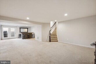 8704 Harefield Ln in Gainesville, VA - Building Photo - Building Photo