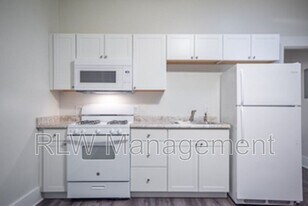 11 N Central Ave in Umatilla, FL - Building Photo