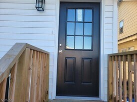 2037 Gless Ave in Union, NJ - Building Photo