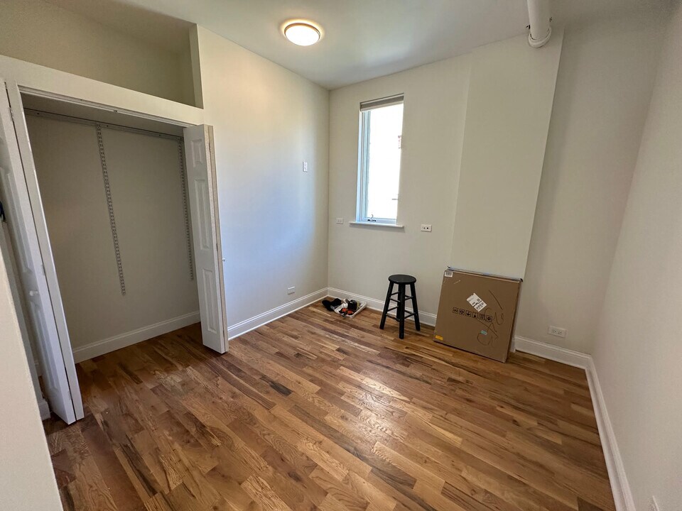 1345 N Wells St, Unit 201 in Chicago, IL - Building Photo